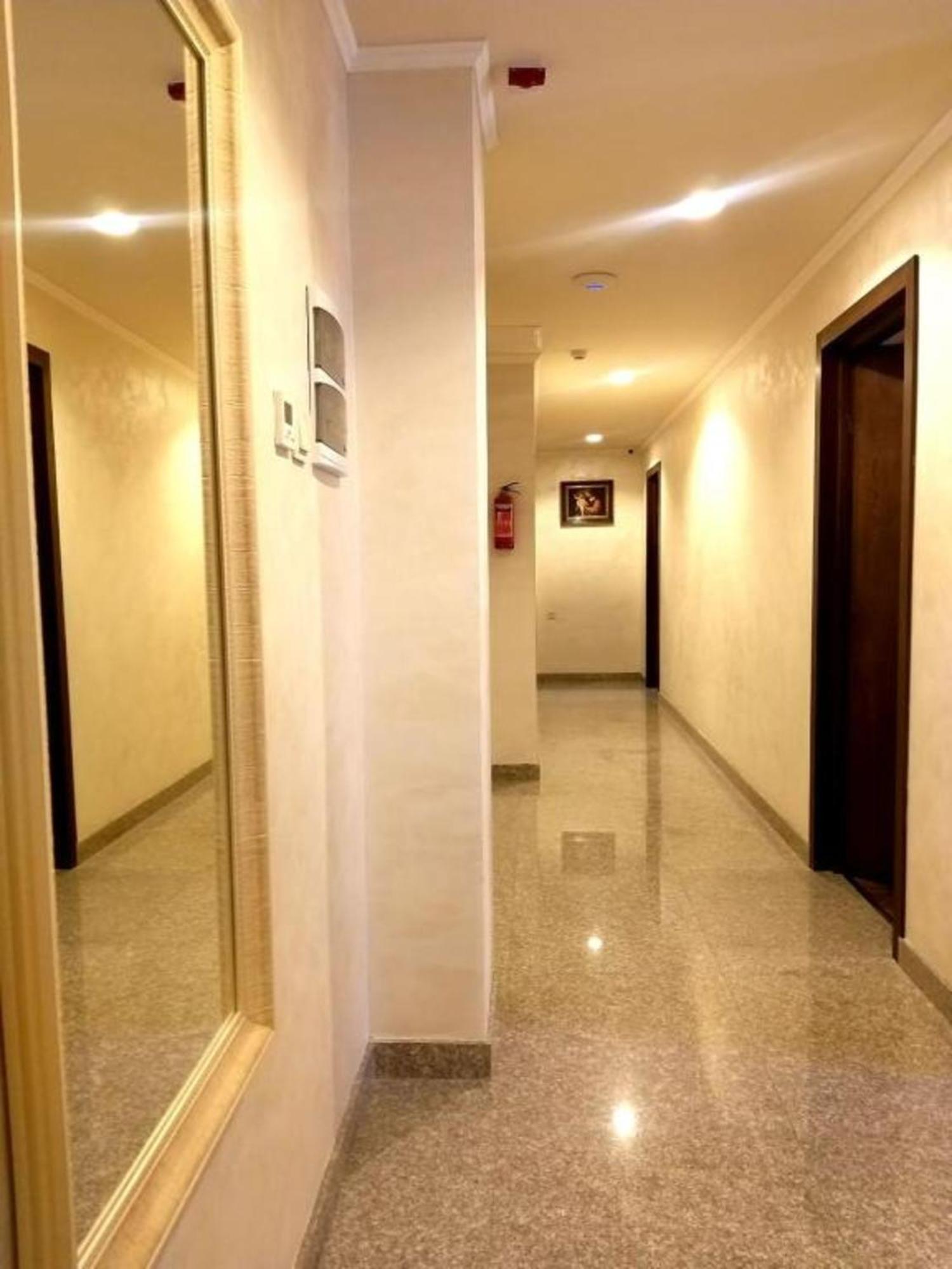 Partez Hotel Erivan Exterior foto