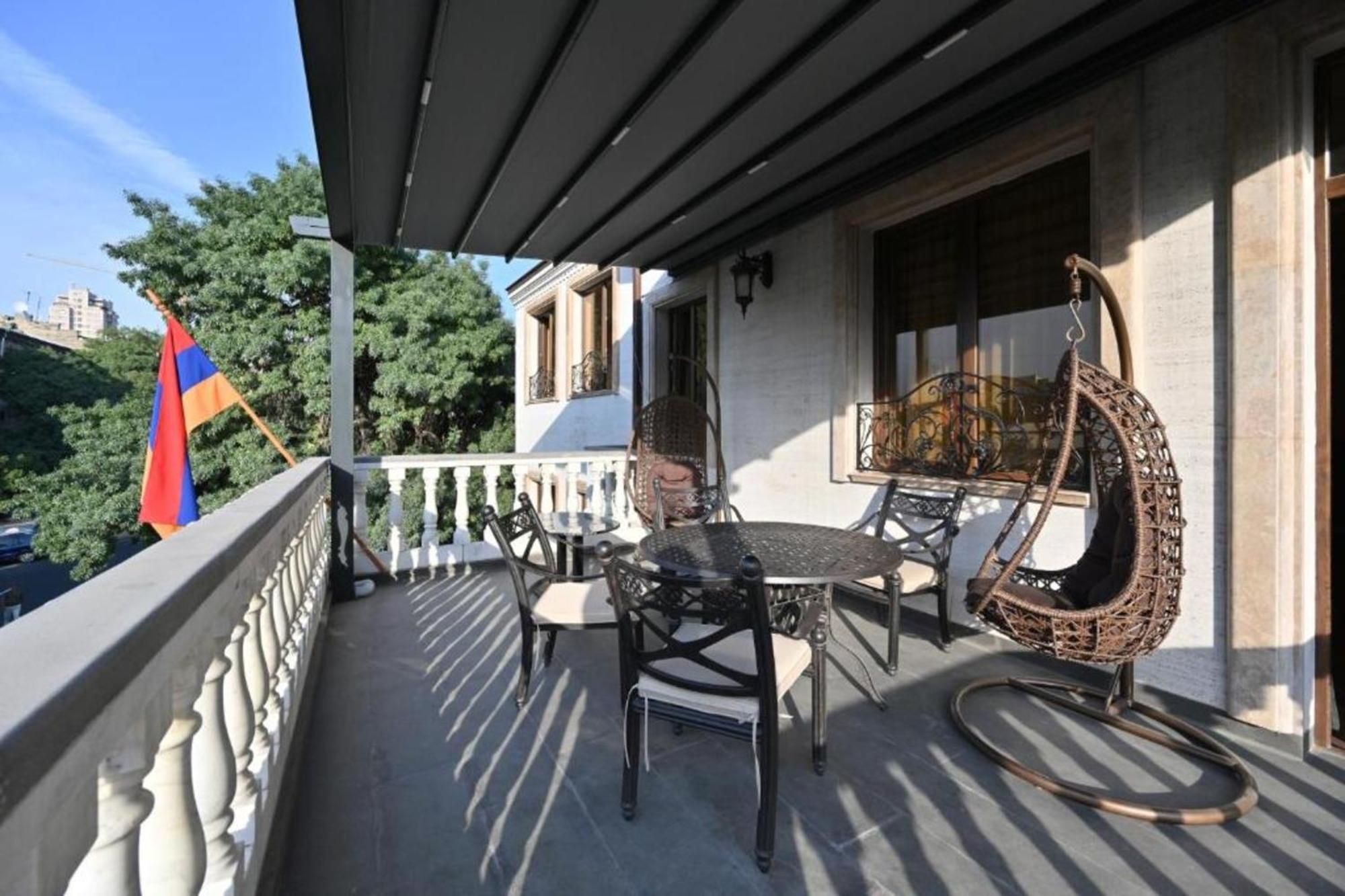 Partez Hotel Erivan Exterior foto
