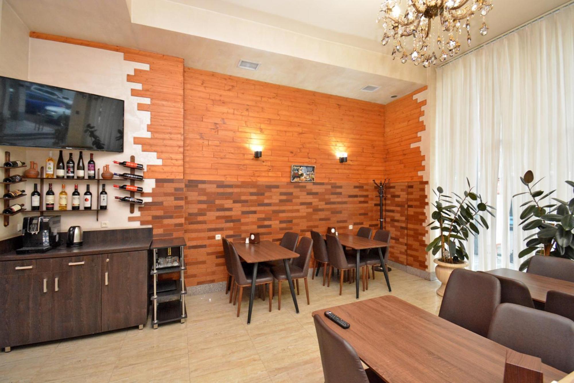 Partez Hotel Erivan Exterior foto
