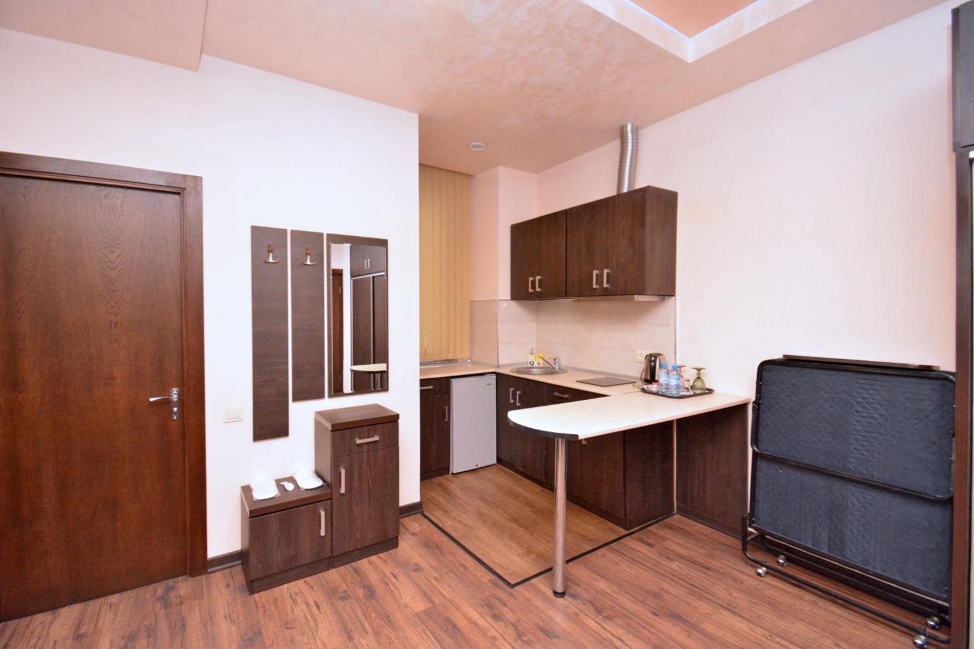 Partez Hotel Erivan Exterior foto