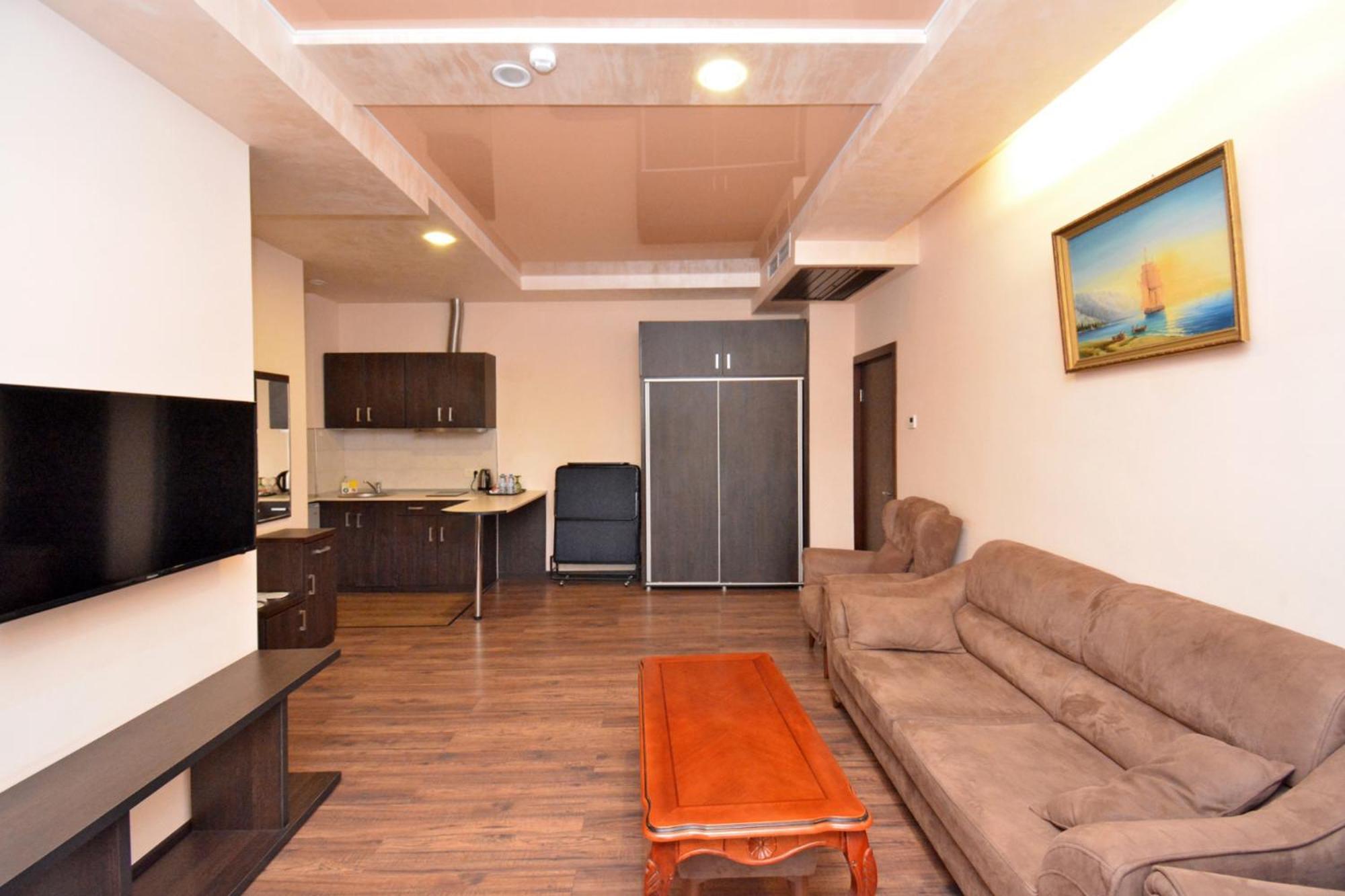 Partez Hotel Erivan Exterior foto