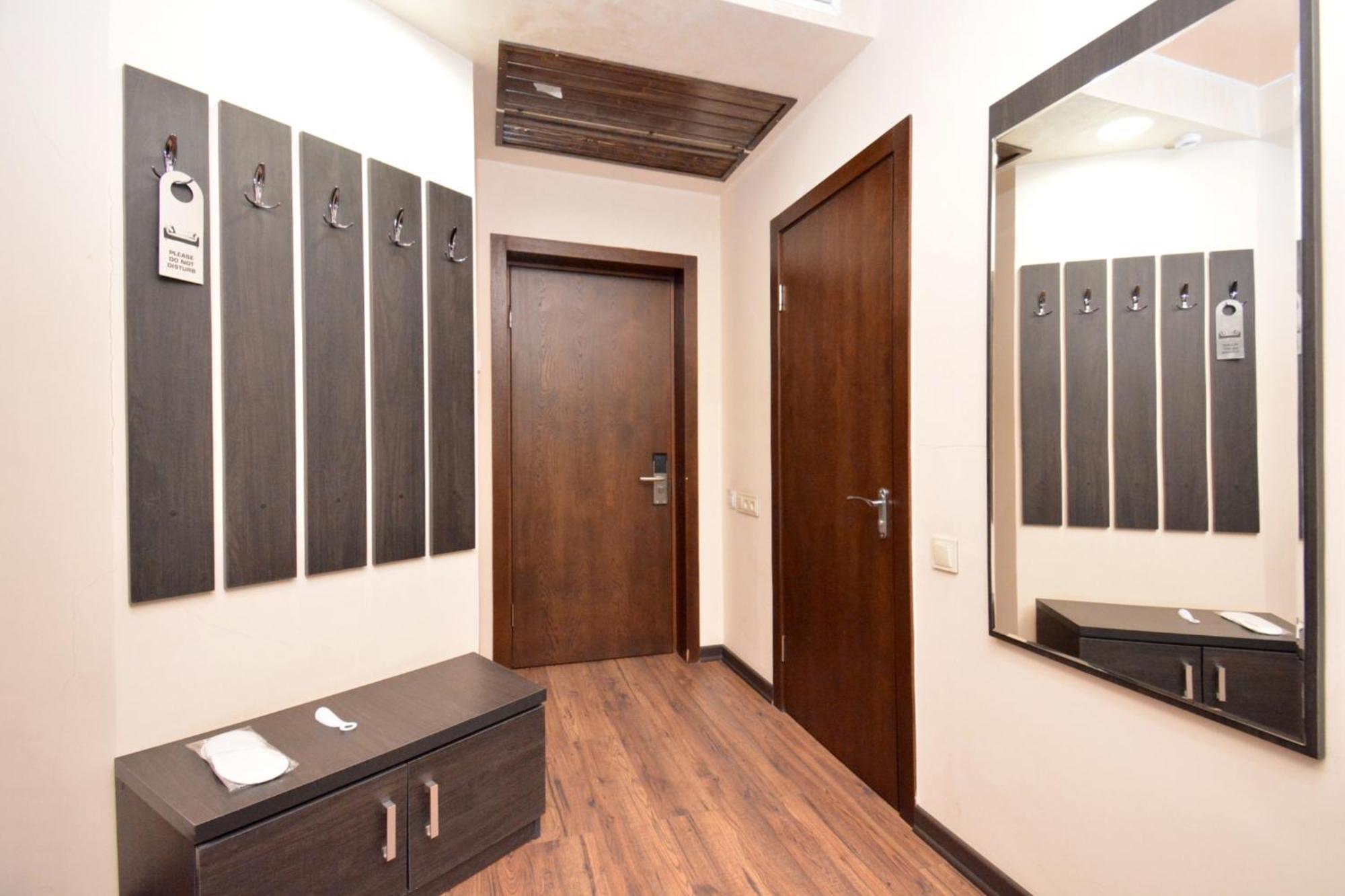 Partez Hotel Erivan Exterior foto